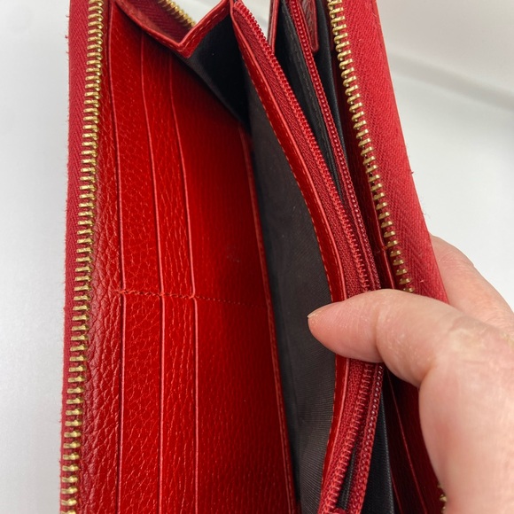 Gucci Marmont Red Pebbled Calfskin Leather - Picture 10 of 13